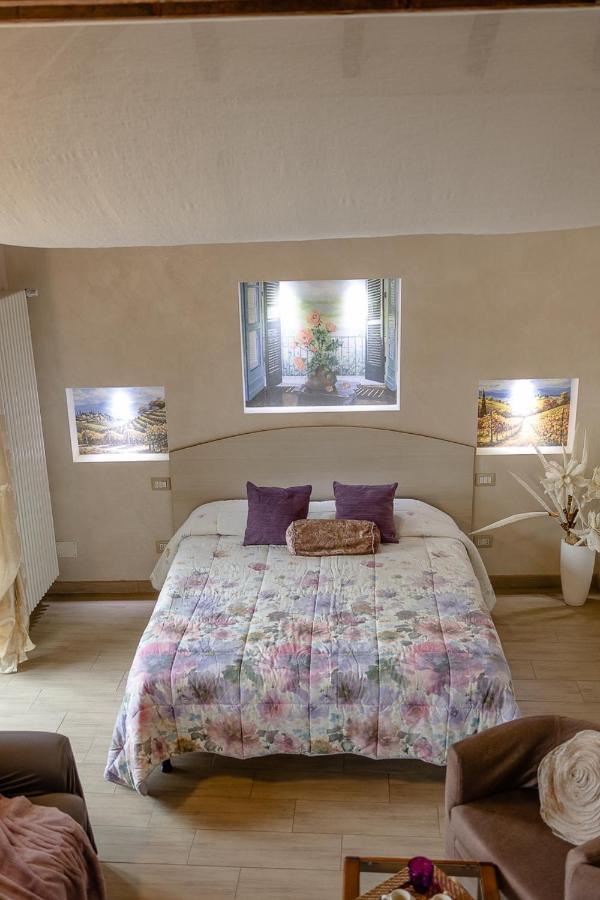 La Valle B&B Asti Bagian luar foto