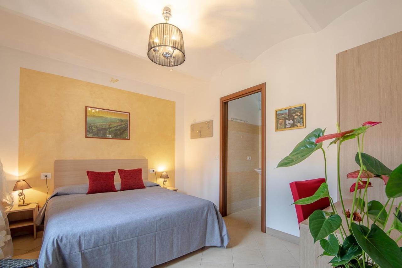 La Valle B&B Asti Bagian luar foto