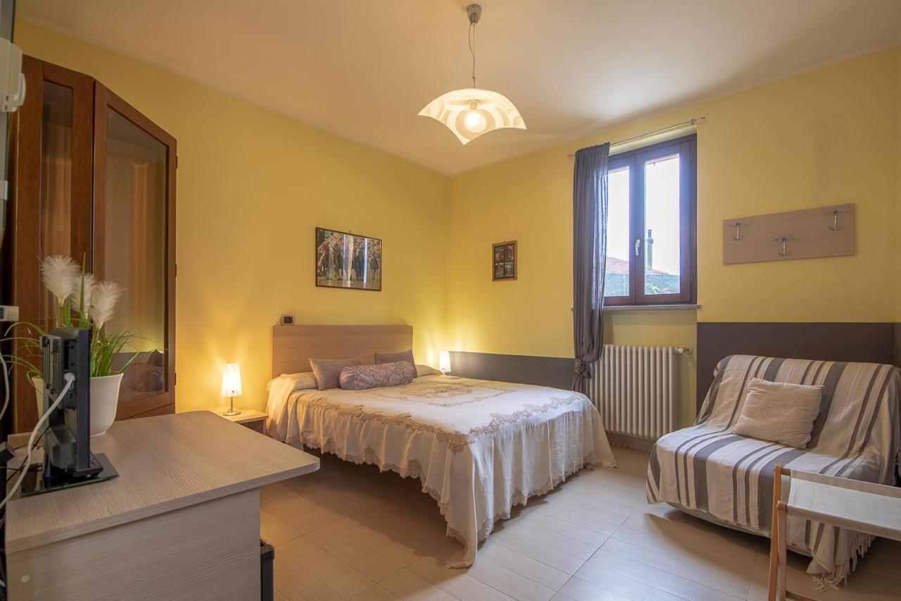 La Valle B&B Asti Bagian luar foto