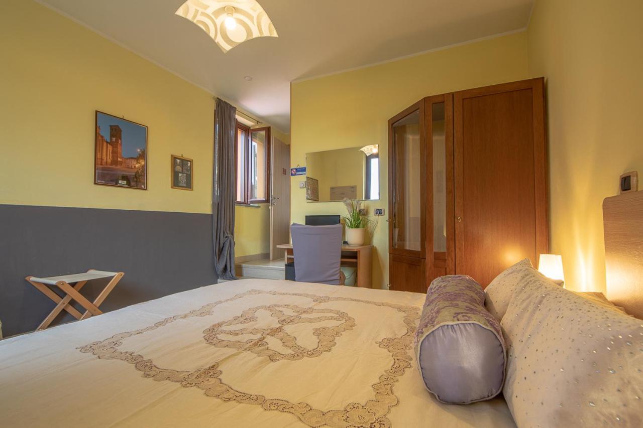 La Valle B&B Asti Bagian luar foto