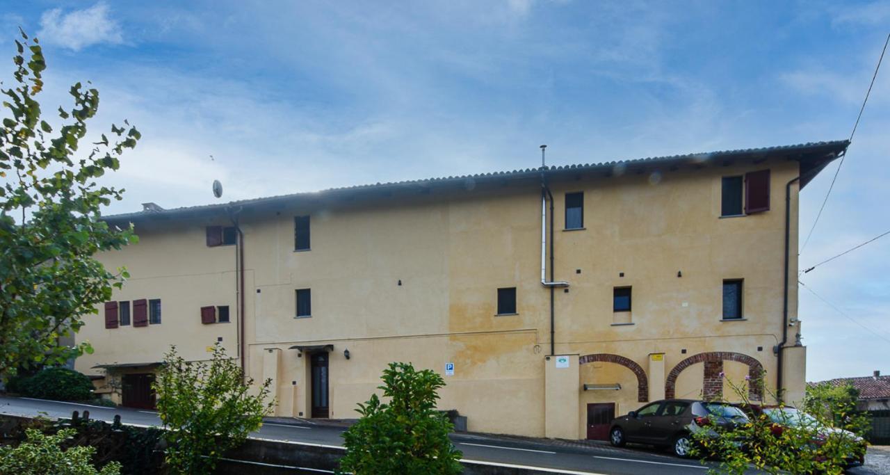 La Valle B&B Asti Bagian luar foto