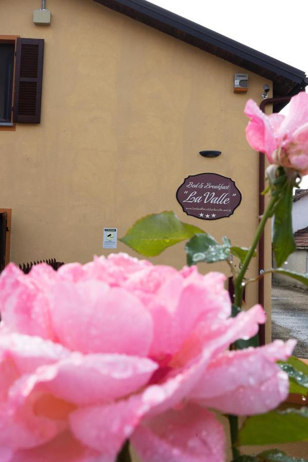 La Valle B&B Asti Bagian luar foto