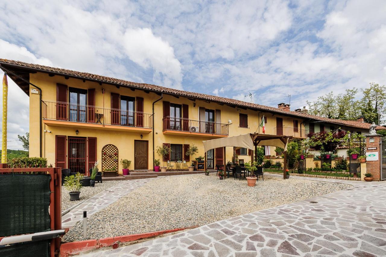 La Valle B&B Asti Bagian luar foto