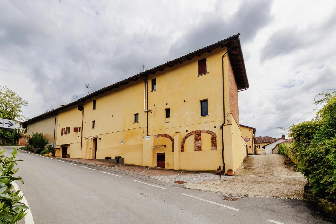 La Valle B&B Asti Bagian luar foto