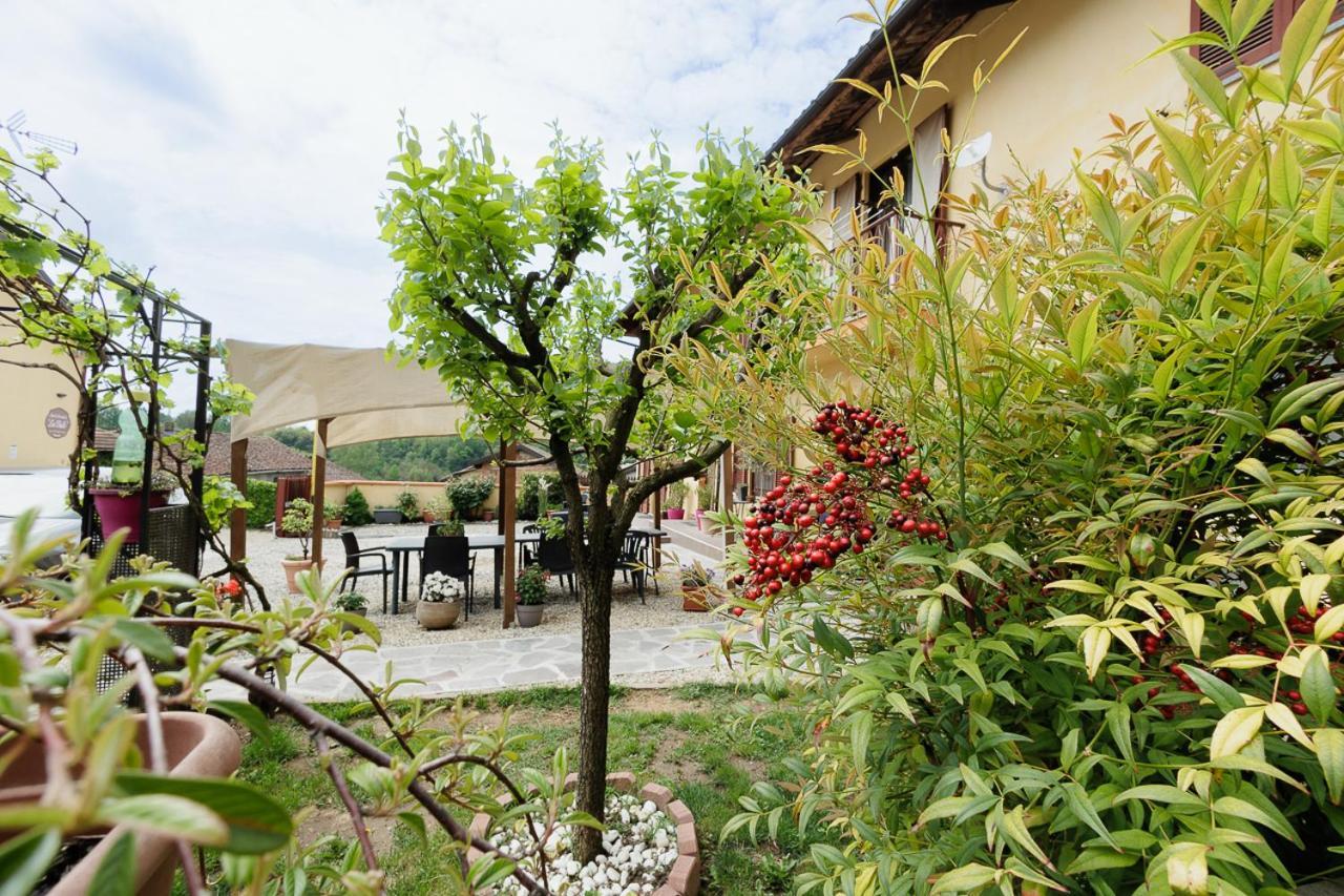 La Valle B&B Asti Bagian luar foto