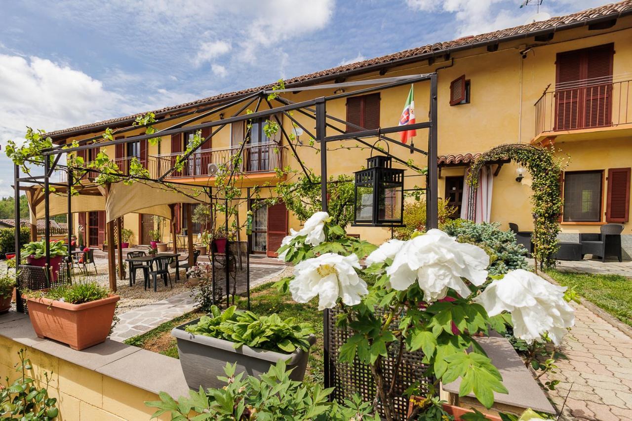 La Valle B&B Asti Bagian luar foto