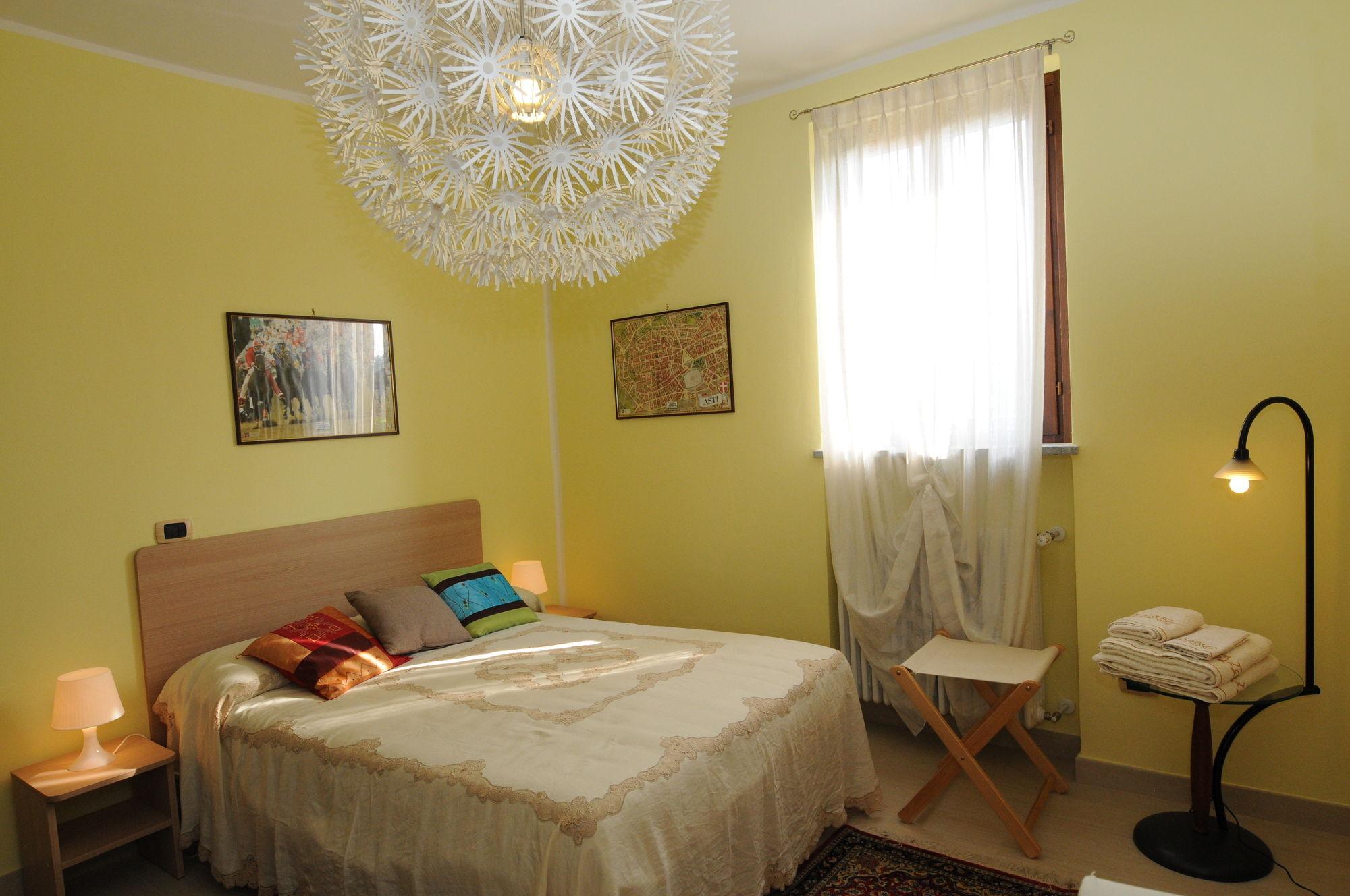 La Valle B&B Asti Bagian luar foto
